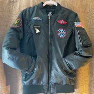 Super cute and perfect for the fall. True size Medium. I did wear it 4x max.